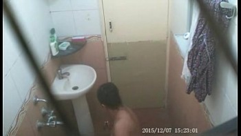 Видео инцест мама соблазнила сына ванной